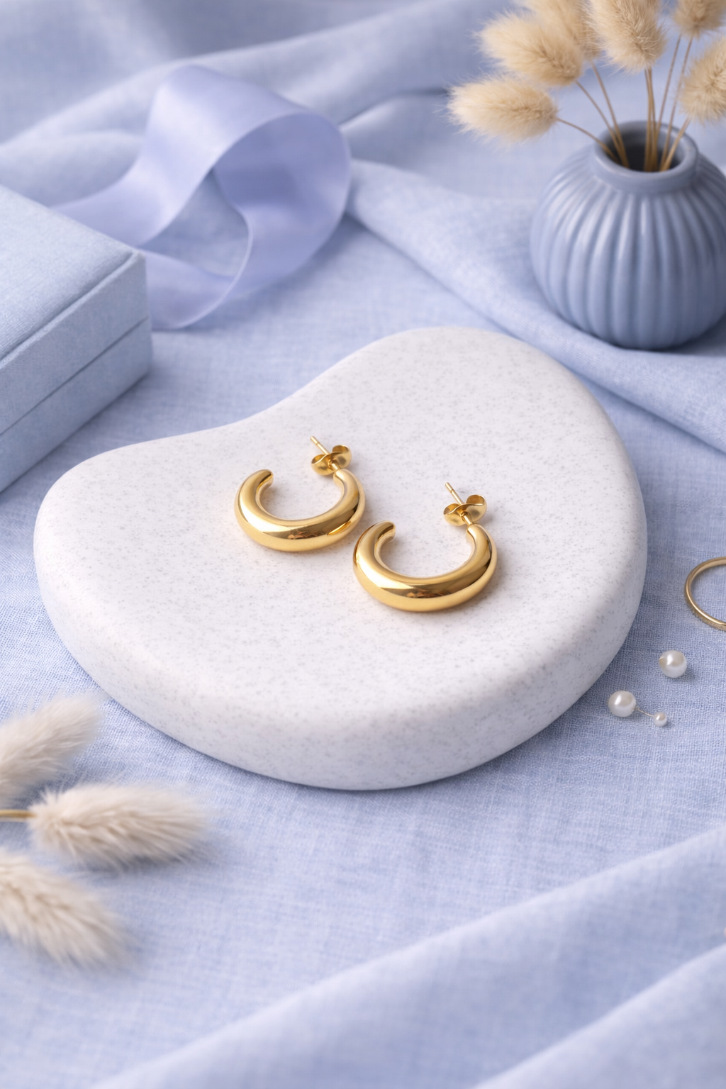 Classic Dome Gold Stud