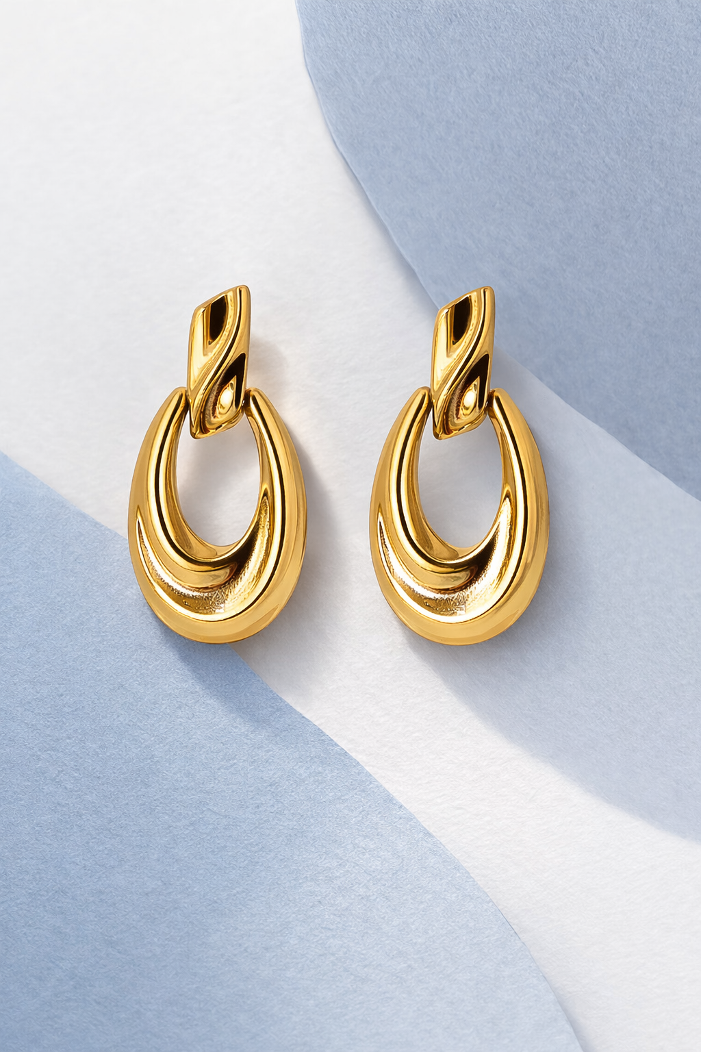 “Twist & Gleam” – Gold Loop Earrings