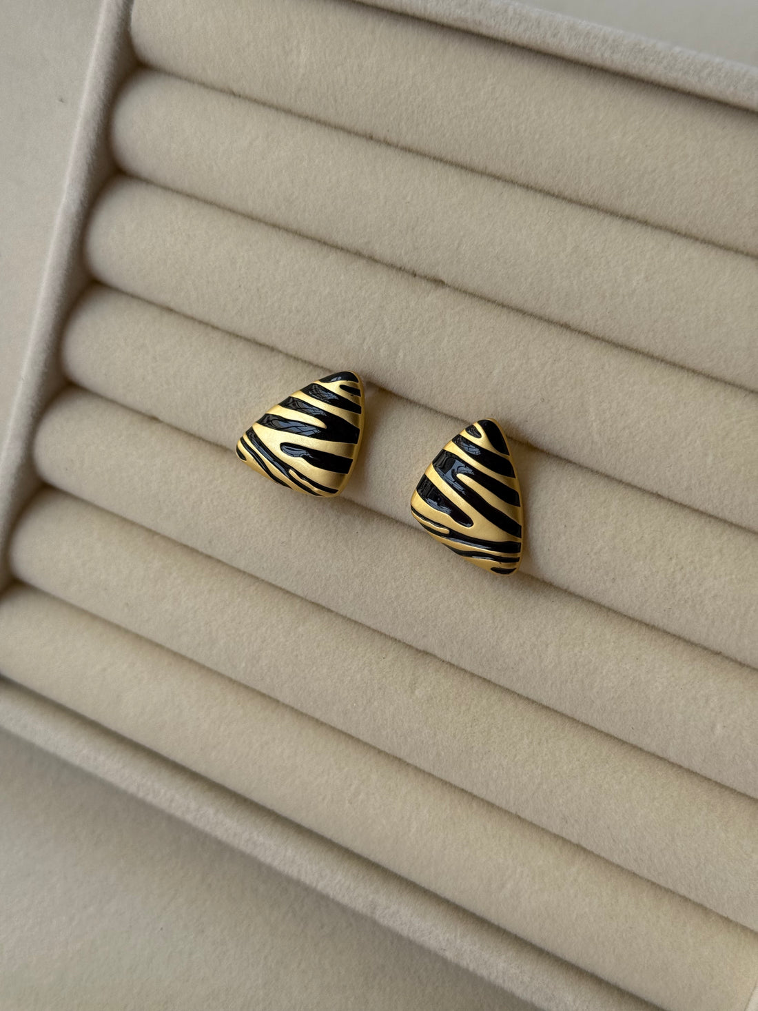 Zebrine – Printed Statement Stud