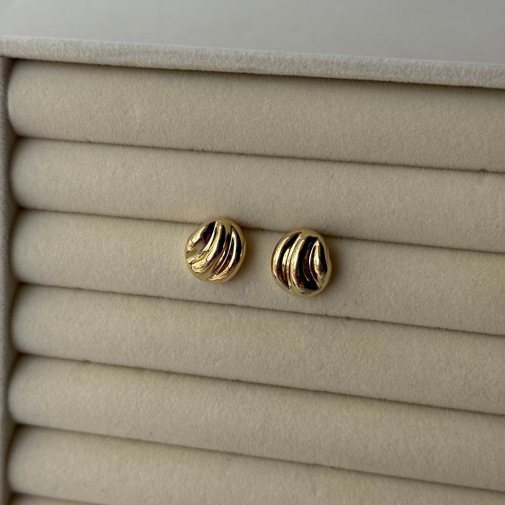 Golden Orbit – Textured Dome Studs