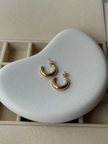 Classic Dome Gold Stud