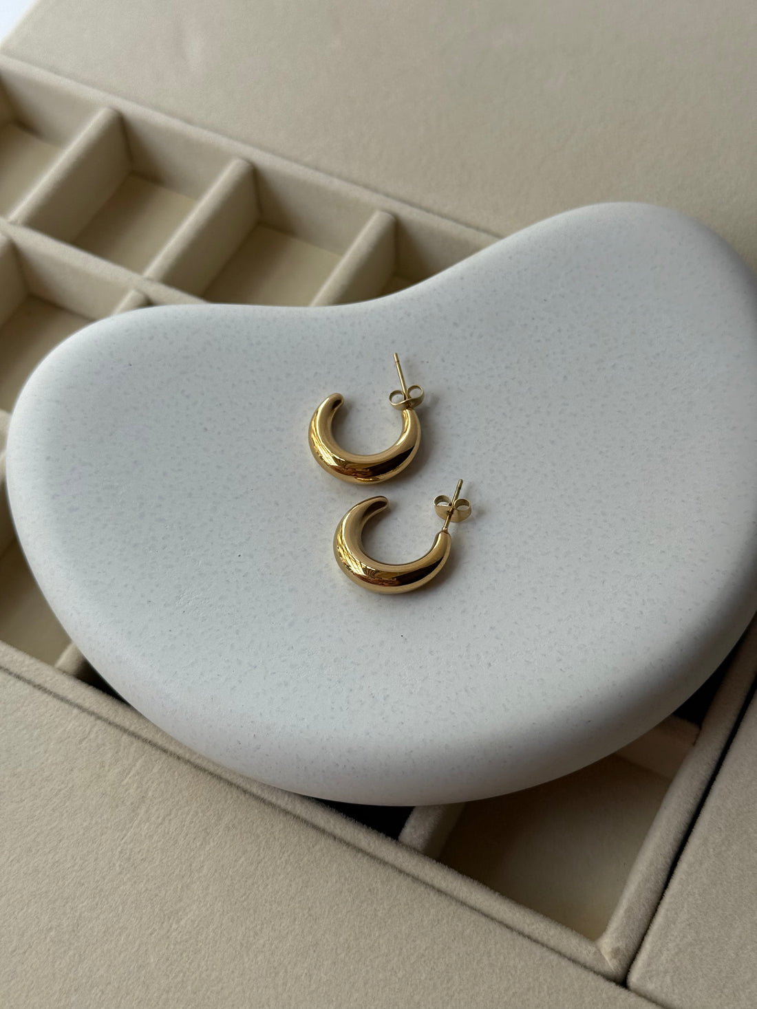 Classic Dome Gold Stud