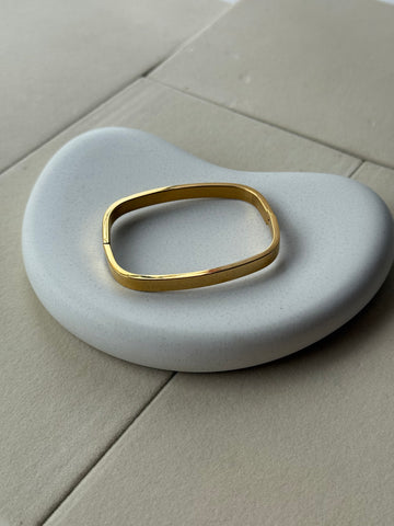 Square Carlet Bangle Bracelet