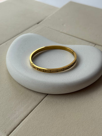 Isla Radiance Dainty Bangle Bracelet