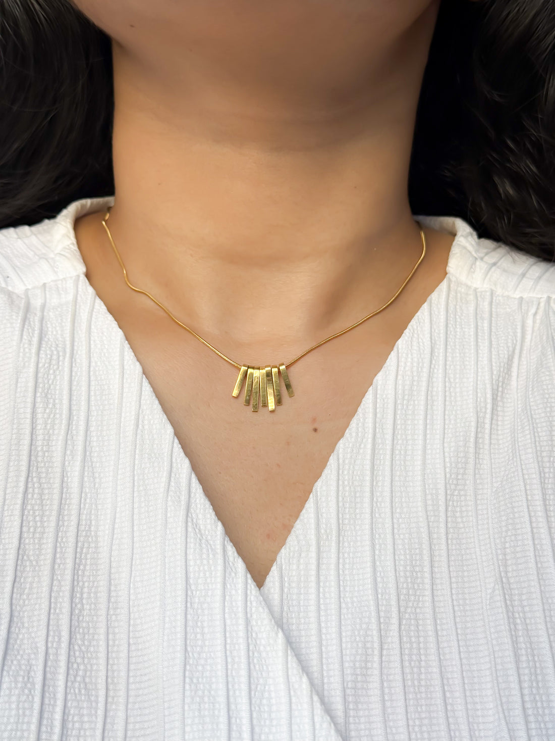 Hanging shed Necklace